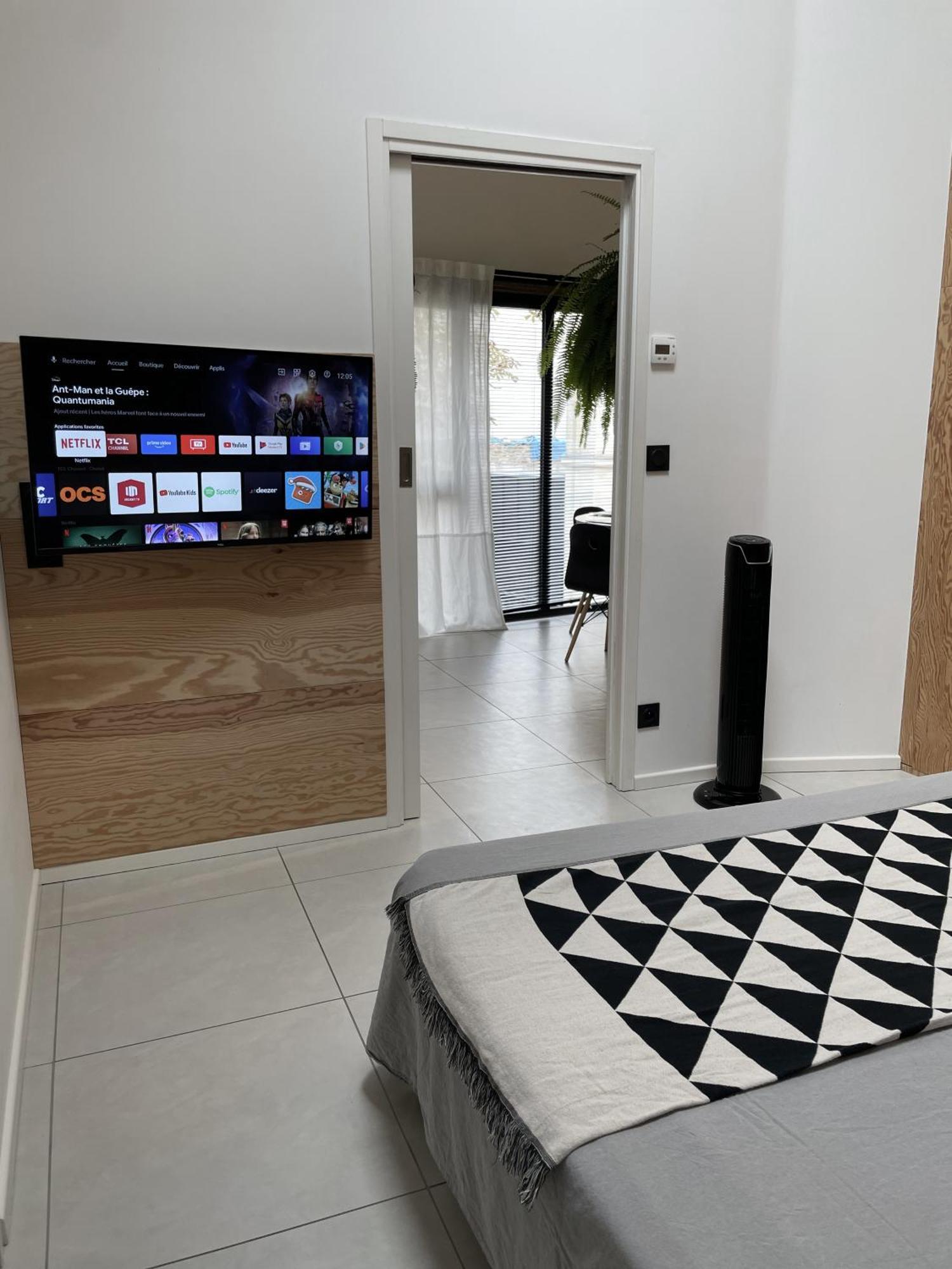 Plaisance Bouguenais - Appartement Nantes - Parking Gratuit Buitenkant foto